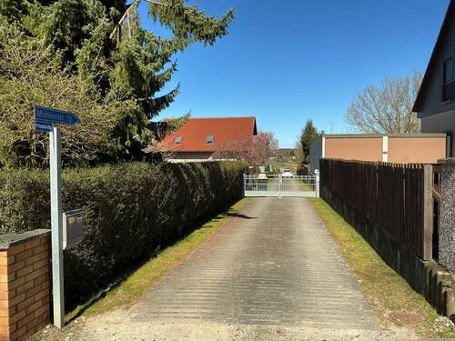 Privatstraße (Zufahrt) - 5 Zimmer Einfamilienhaus zum Kaufen in Werder (Havel)