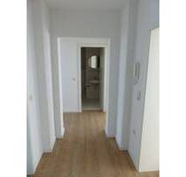 3-Zi.-EG-Wohnung mit Essküche und großem Balkon, Glasfaseranschluss - Chemnitz Sonnenberg