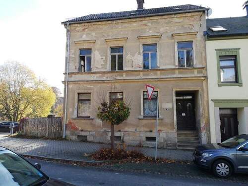 Straßen-Front-Ansicht - 6 Zimmer Mehrfamilienhaus, Wohnhaus in Markneukirchen