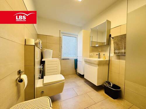 Badezimmer WE EG - Mehrfamilienhaus, Wohnhaus mit 294,00 m&sup2; in Bonn zum Kaufen