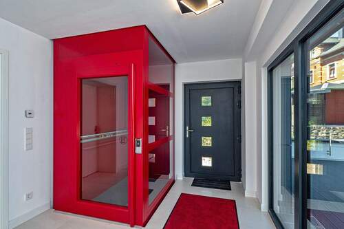 Eingangsberich/Fahrstuhl - 