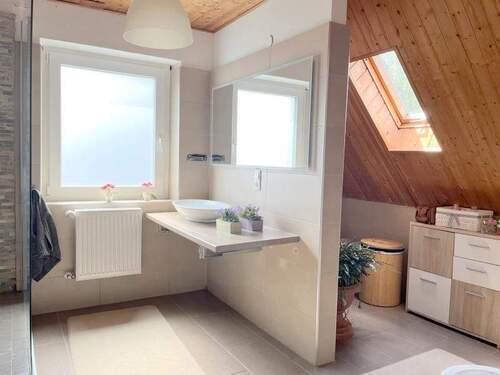 Duschbad Ansicht 2 DG - 