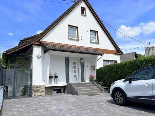 Ansicht Front - 6 Zimmer Einfamilienhaus zum Kaufen in Freilingen