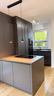 Designküche mit Kochinsel - 