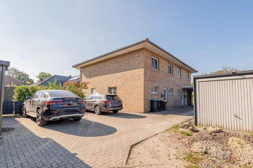 Vorderansicht - RESERVIERT - Moderne Doppelhaushälfte mit Garten in ruhiger Lage - Komfortables Wohnen auf ca. 125?m²