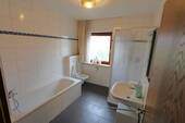 ... Saniertes Badezimmer 2018... - 