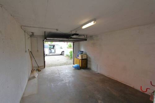 ... Garage mit elektrischem Tor ! ... - 