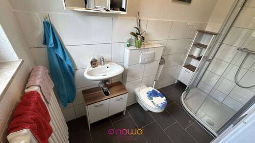 Gästebad mit Dusche - 