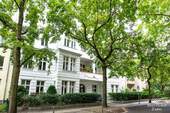 Hausansicht - Herrschaftliches Wohnen im Gründerzeitflair: 7-Zimmer-Altbaujuwel mit Westbalkon nahe Kurfürstendamm