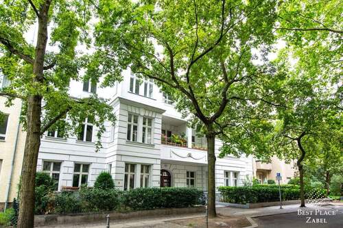 Hausansicht - Herrschaftliches Wohnen im Gründerzeitflair: 7-Zimmer-Altbaujuwel mit Westbalkon nahe Kurfürstendamm