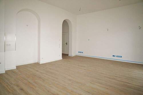 Wohnen - 2 Zimmer Etagenwohnung in Freital / Saalhausen