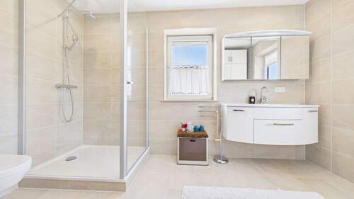 Zweites Bad 1.OG.jpg - 