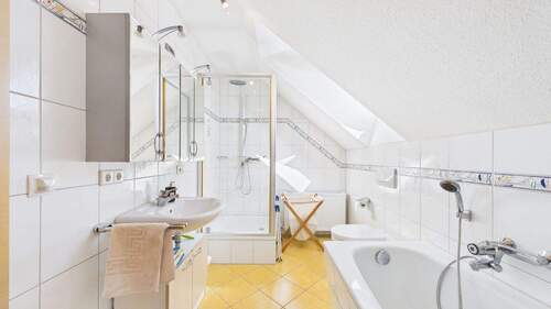 Badezimmer 2.OG.jpg - 