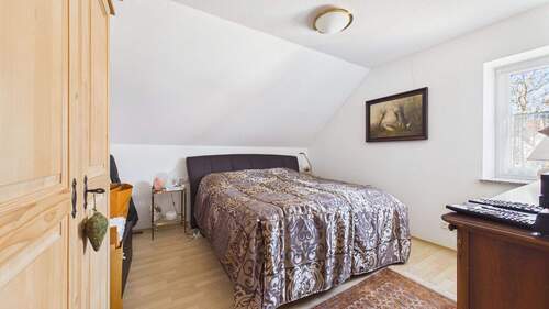 Schlafzimmer 2.OG.jpg - 