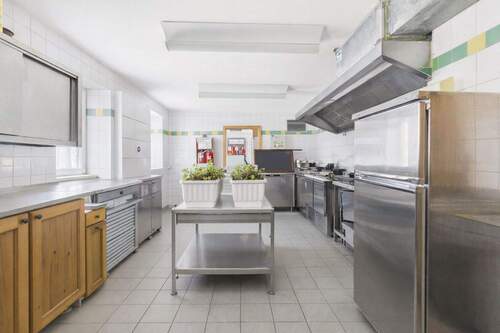 Küche Gastro_visualisiert_KI.jpg - 