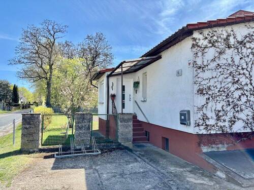 Eingang - Bungalow mit 99,00 m&sup2; in Kloster Lehnin zum Kaufen
