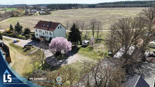 Haus und Grundstück - Renovierte DG-Wohnung in Cröchern