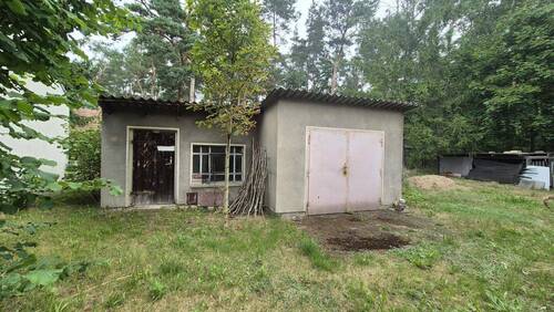 kleine Garage mit Schuppen - 