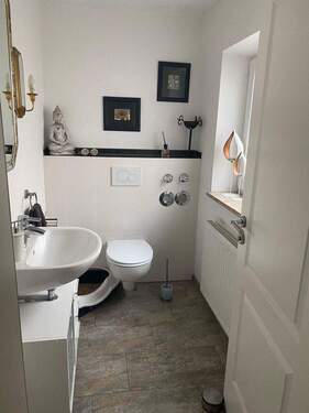 Gäste WC EG - 7 Zimmer Mehrfamilienhaus, Wohnhaus zum Kaufen in Gernlinden