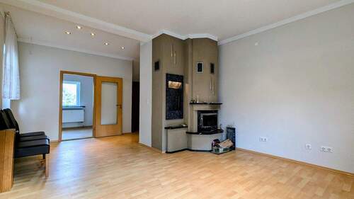 Wohnbereich EG - 7 Zimmer Mehrfamilienhaus, Wohnhaus in Schmallenberg