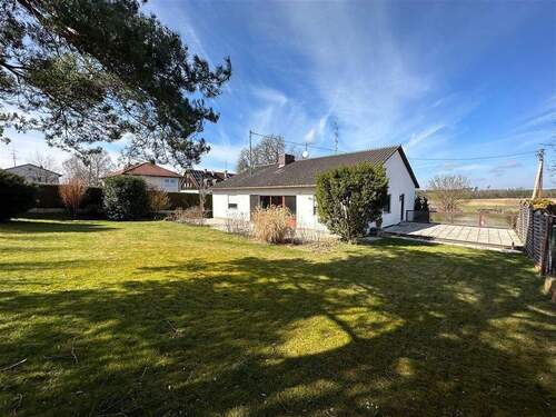 Südansicht mit Terrasse - Mehrfamilienhaus, Wohnhaus mit 190,00 m&sup2; in Schwabhausen b Dachau zum Kaufen