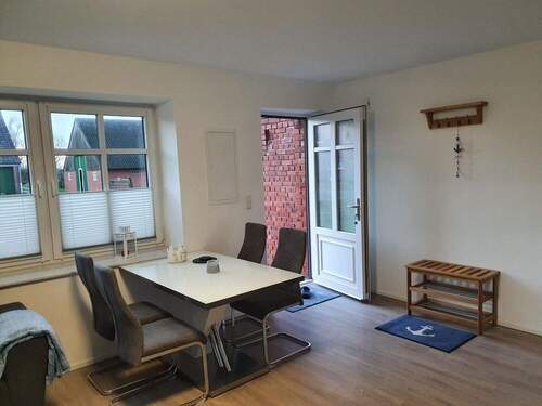 EG Rechts (Dauervermietet) - Eingang und Essbereich - 