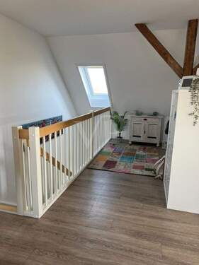 1. OG Rechts (Zweitwohnung) - Flur zum Bad - 