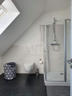 1. OG Rechts (Zweitwohnung) - Badezimmer - 