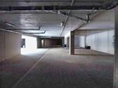 Tiefgarage unter beiden Häusern - Garage, Stellplatz in Eltmann
