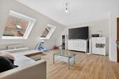 Wohnzimmer - 3 Zimmer Etagenwohnung zum Kaufen in Ettlingen