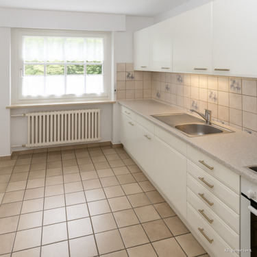 Personalküche im separaten Bereich im EG rechts - 