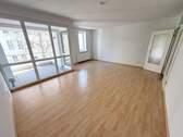 Stilvoller Wohnraum mit Komfort&Zugang zur Loggia - 