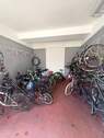 Praktischer Fahrradkeller im Haus - Etagenwohnung mit 113,80 m&sup2; in Berlin zur Miete
