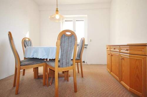 Zimmer/Büro, derzeit als Esszimmer genutzt - 