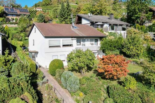 Seitenansicht - 6 Zimmer Einfamilienhaus zum Kaufen in Illingen