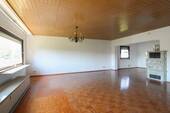 Wohnzimmer - Einfamilienhaus mit 214,10 m&sup2; in Illingen zum Kaufen