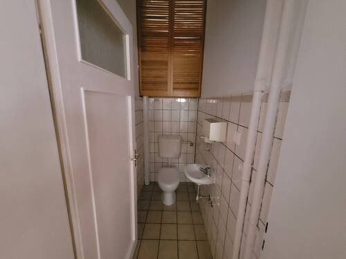 2.WC.jpg - 