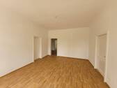 Wohnzimmer 2.jpg - Etagenwohnung mit 113,00 m² in Heidenau zur Miete