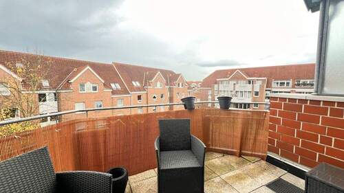 Große Loggia - Garbsen-Mitte, Nähe Unicampus, 2-Zi-ETW mit Penthouse-Charakter 2 Loggien und PKW-Stellplatz