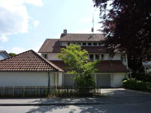 Hausansicht - Gepflegtes 1-Zimmer-Appartement mit EBK in Eisenharz