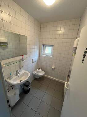 WC 1 - Einfamilienhaus in Karlsruhe zur Miete