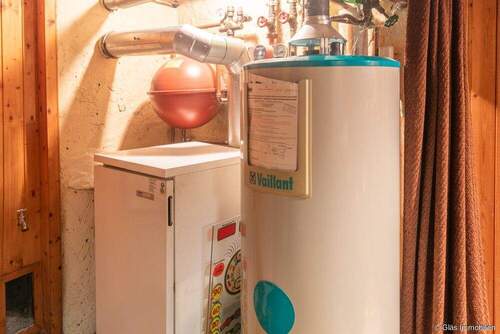 Gasheizung mit Warmwasserboiler - 