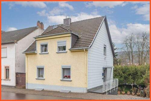 Freistehendes Einfamilienhaus - Geislautern - Gepflegtes Einfamilienhaus mit Charme