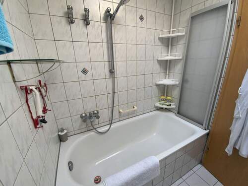 Badezimmer im Obergeschoss - 