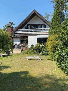 Blick von Garten auf Haus - Idylisches Familienhaus direkt vom Eigentümer, provisionsfrei