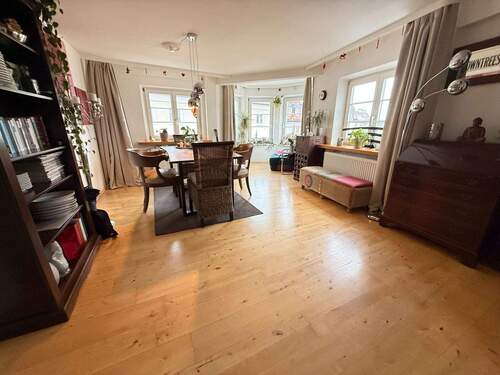 2.OG - Wohnzimmer - Mehrfamilienhaus, Wohnhaus mit 337,00 m&sup2; in Isny im Allgäu zum Kaufen