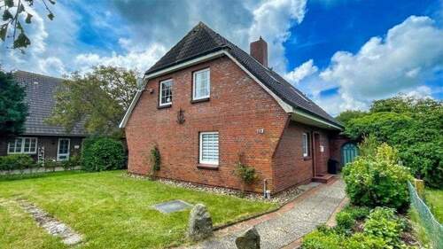 Straßenansicht - 6 Zimmer Einfamilienhaus zum Kaufen in Midlum