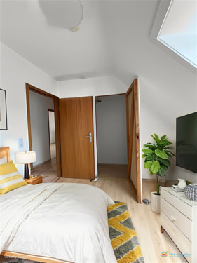 Zimmer 2 mit begehbarem Schrank - 