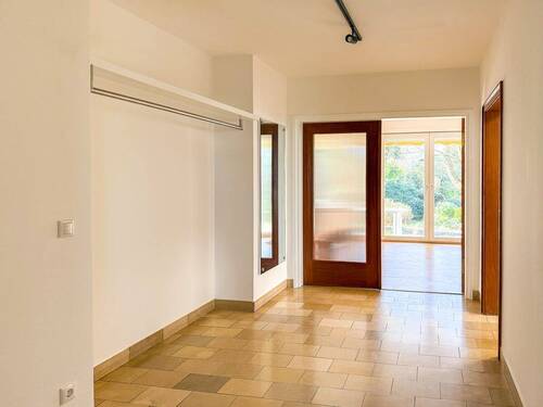 Eingangsbereich - Hier beginnt Ihr neues Zuhause Freistehendes Haus mit Charme und viel Platz