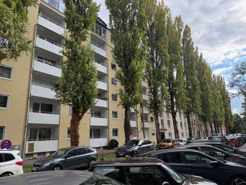 Wohnanlage außen - 2 Zimmer Etagenwohnung zum Kaufen in München